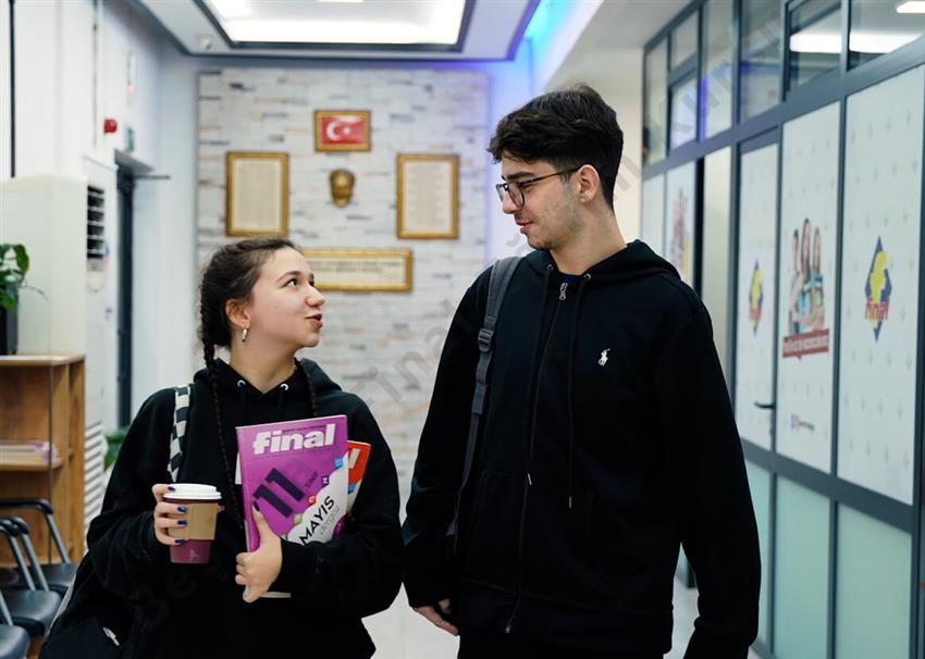 Üniversite Hazırlık Kursları ile Geleceğinizi Şekillendirin
